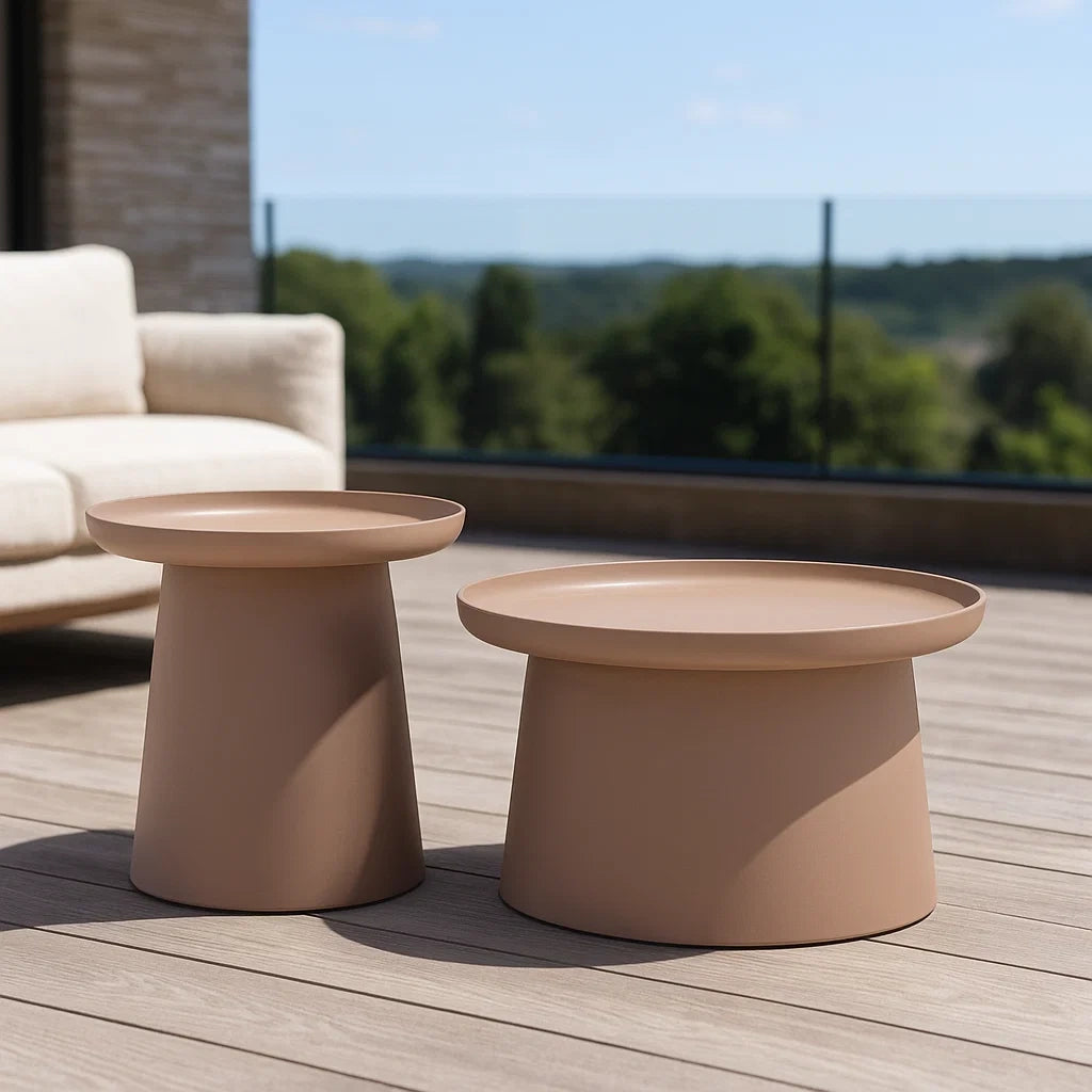 Table basse de jardin plastique beige en ensemble